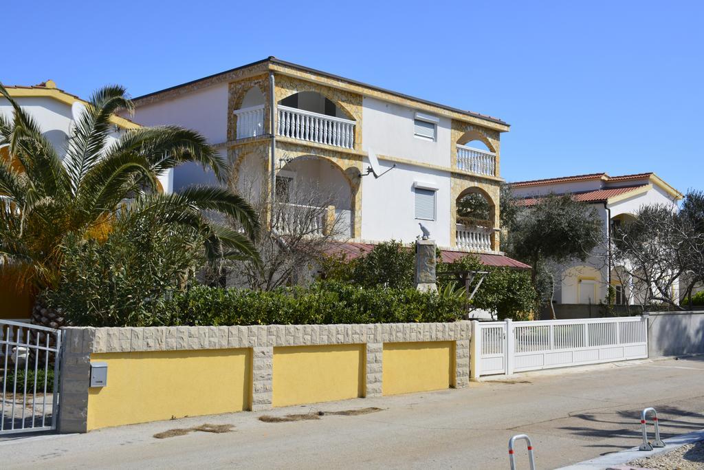 Apartments Maja Vir Zewnętrze zdjęcie