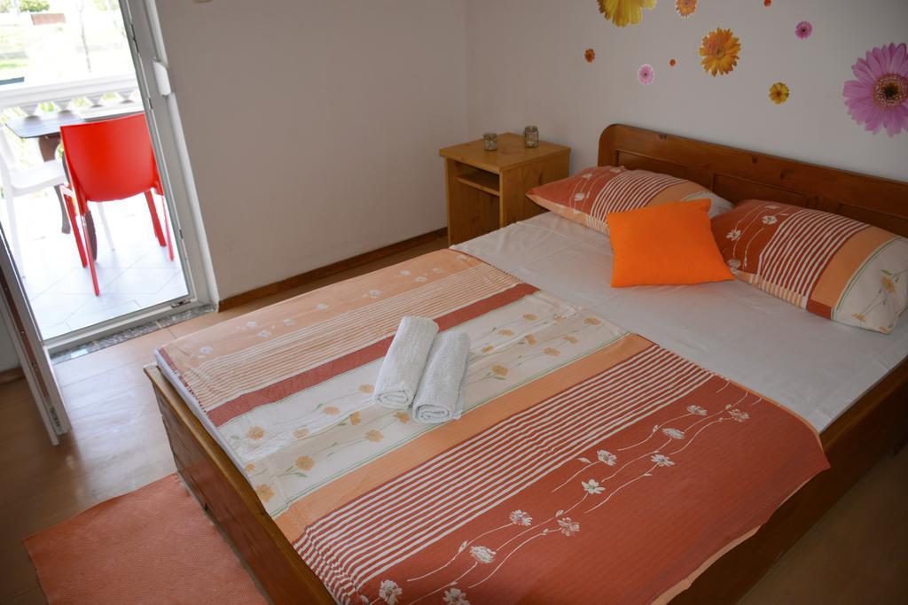 Apartments Maja Vir Zewnętrze zdjęcie
