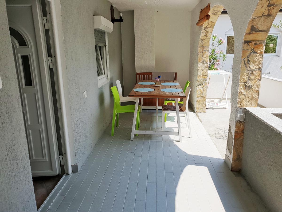 Apartments Maja Vir Zewnętrze zdjęcie